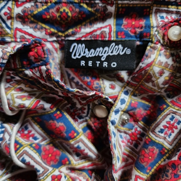 Retro Wrangler button down - Picture 2 of 2